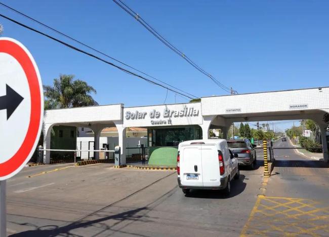 Moraes proíbe drones perto da casa onde Bolsonaro cumpre prisão