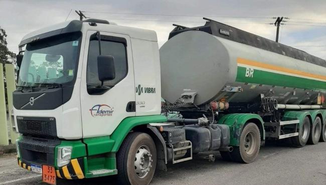Motoristas de caminhões-tanque paralisam transporte de combustíveis no ES