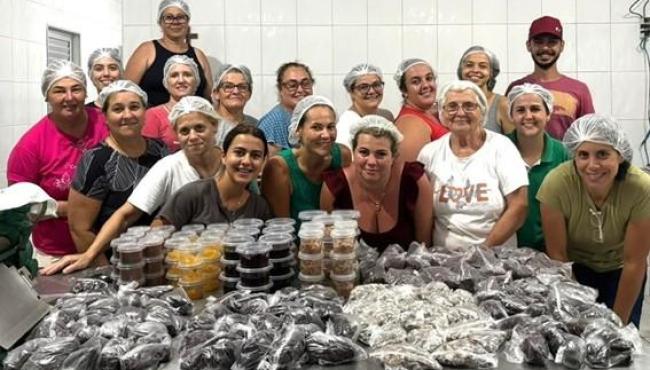 Muito além do chocolate: agricultores transformam cacau em dez produtos em curso do Incaper