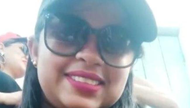 Mulher corta cabelo de cadáver e leva como presente à família durante velório
