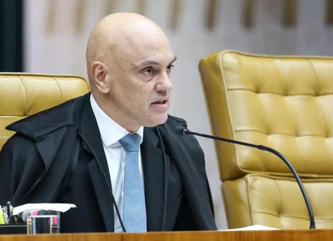Mulher de Alexandre de Moraes nega vínculo pessoal com Vorcaro em viagem de jatinho