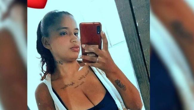 Mulher é assassinada a facada no meio da rua no ES