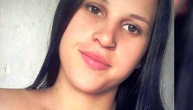 Mulher é assassinada a tiros com filho de cinco meses no colo, no PR