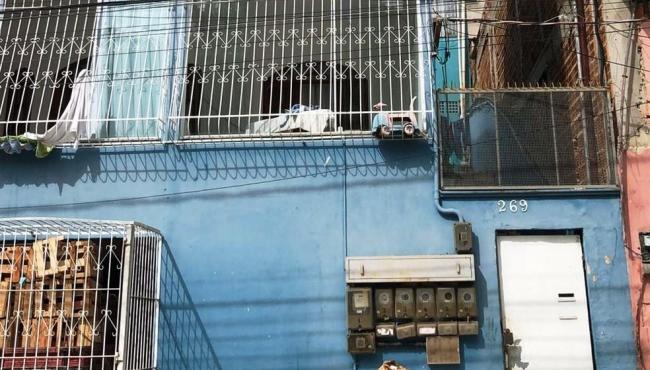 Mulher é encontrada morta dentro de apartamento em Vila Velha, ES