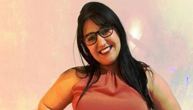 Mulher é encontrada morta dentro de casa; filho é o principal suspeito