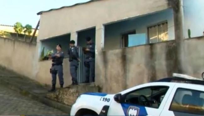 Mulher é encontrada morta dentro de casa no ES; filho de 3 anos pediu ajuda à vizinho