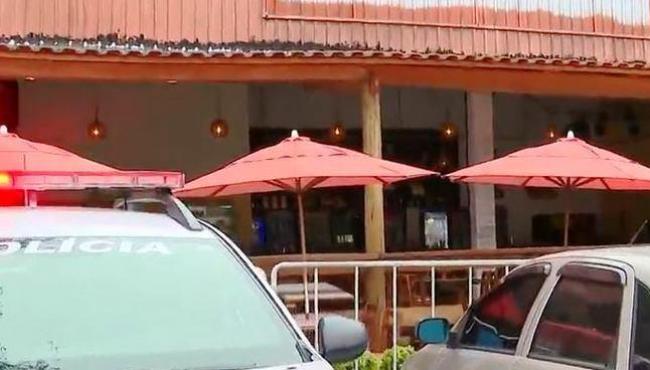 Mulher é morta a tiros durante confraternização com amigas em restaurante