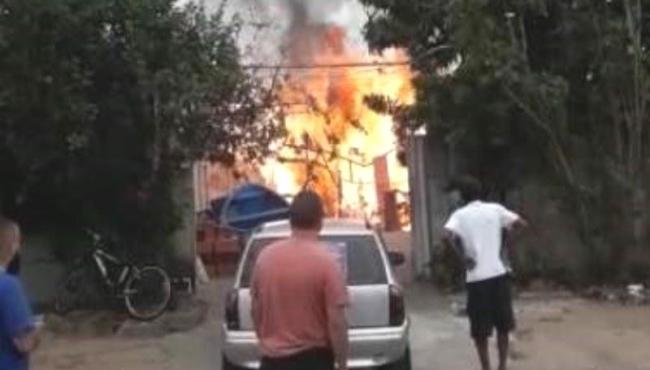 Mulher morre carbonizada durante incêndio em imóvel, no ES