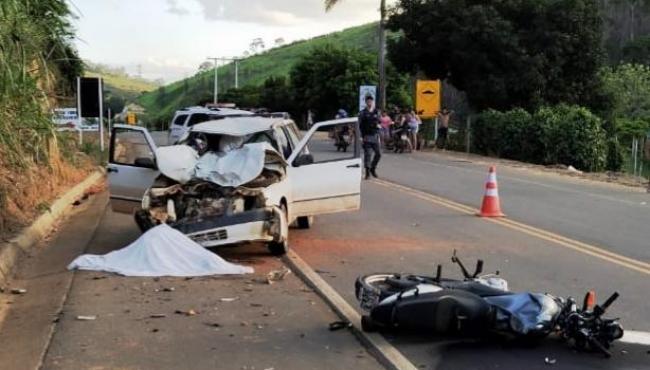 Mulher morre e carona fica ferido em acidente na rodovia ES 344, na tarde de ontem (25)