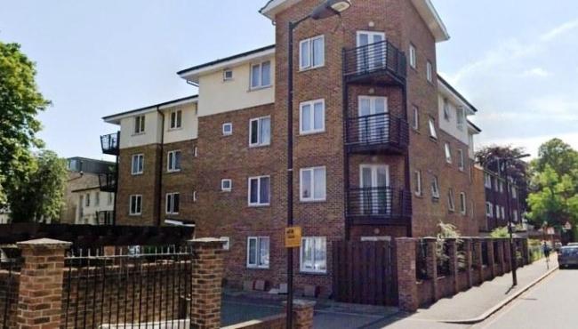 Mulher morre e corpo fica quase três anos esquecido em apartamento