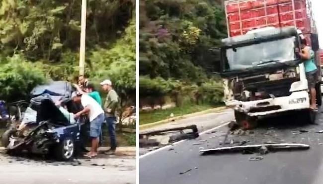 Mulher morre e três ficam feridos em acidente entre carro e caminhão na BR-262, no ES