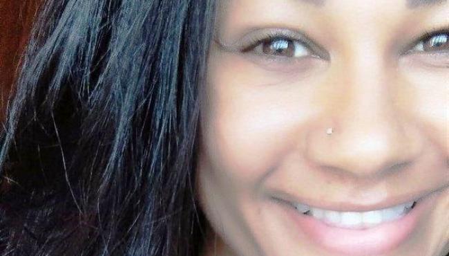 Mulher morre em capotamento de carro na BR-259, em Baixo Guandu, ES