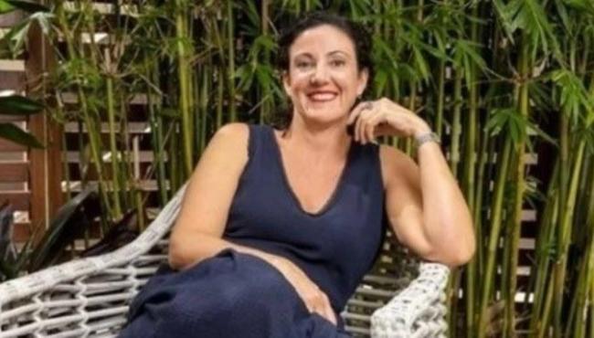 Mulher troca o marido após 14 anos por 'alma gêmea' que conheceu em viagem, mas acaba rejeitada pelo novo amor