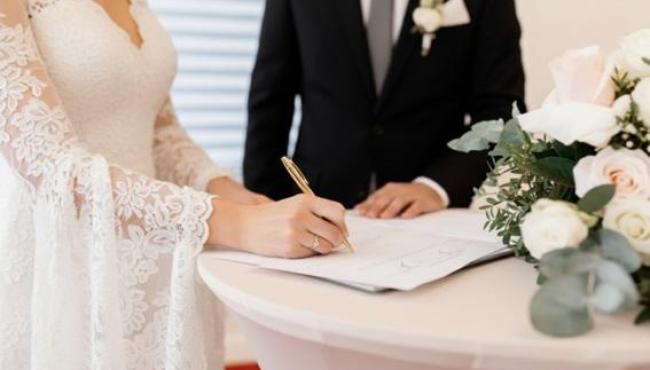 Mulheres deixam de adotar sobrenome dos maridos no casamento no Espírito Santo