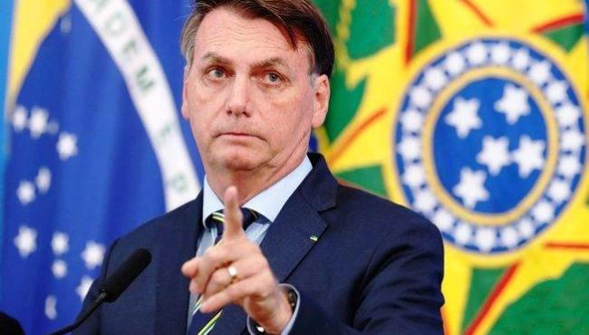 “Não é mais barato investir na cura do que na vacina?” diz Bolsonaro