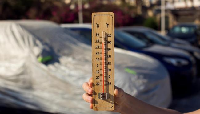 Não é só deixar na sombra! Quatro cuidados com o carro no calor