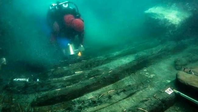 Navio de guerra do século 2 a.C e cemitério são encontrados no Egito