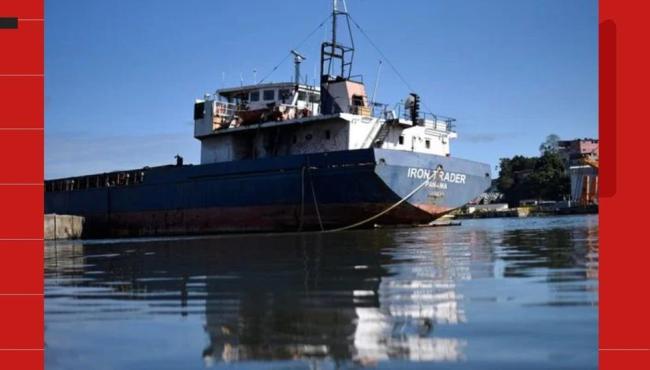 ‘Navio fantasma’ denunciado até por contrabando de armas vai deixar o ES após 10 anos abandonado no mar