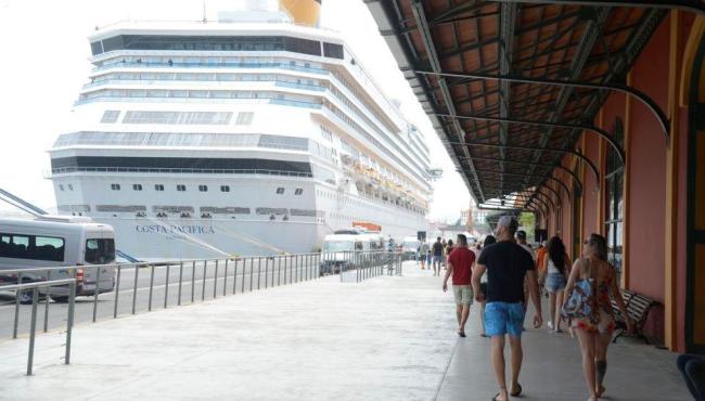 Navios chegam ao Rio este mês com 100 mil turistas