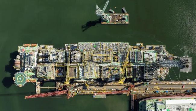 Nova plataforma chega ao pré-sal e pode aumentar produção em 20%