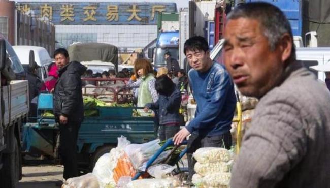 Novo surto de covid-19 em mercado de Pequim acende alerta na China