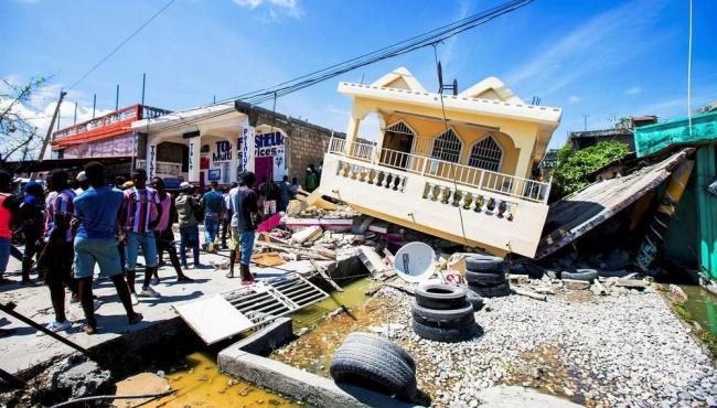 Número de mortos por terremoto no Haiti passa de 2.100: País registra novo abalo