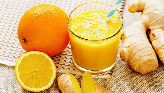 O suco de laranja, limão e gengibre reduz a celulite