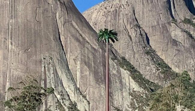 Objeto misterioso aparece em frente à Pedra Azul e prefeitura determina retirada
