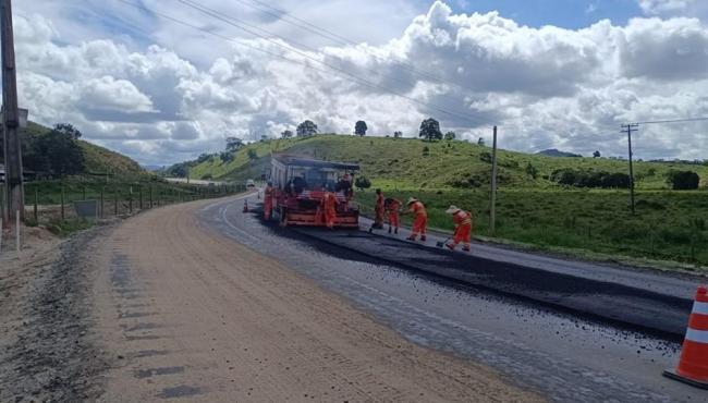 Obra de asfaltamento da ES-080 avança mais de 10 quilômetros de Três Vendas a Água Doce do Norte, no ES