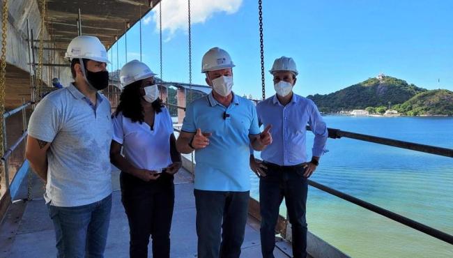 Obras da Ciclovia da Vida na Terceira Ponte avançam e começam a ser executadas sobre o mar, em Vitória, ES