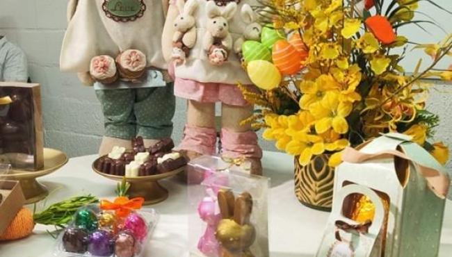 Oficina de Páscoa une confeitaria, empreendedorismo e resgate de afeto à mesa em unidade prisional feminina