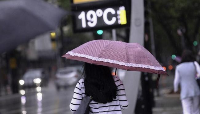 Onda de calor chega ao fim e frente fria causa chuva no Sul e no Sudeste