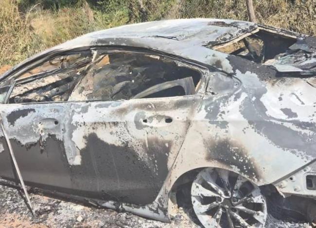 Ossada humana é encontrada em carro carbonizado, no ES