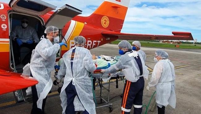 Paciente de Santa Catarina chega ao ES para tratamento Covid-19, nesta quarta-feira (3)