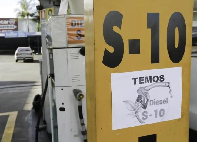 Pacote para conter alta dos combustíveis inclui subsídios e isenções