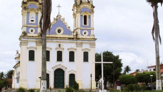 Padre compartilha ‘nudes’ em grupo de mensagens de paróquia no interior da Bahia