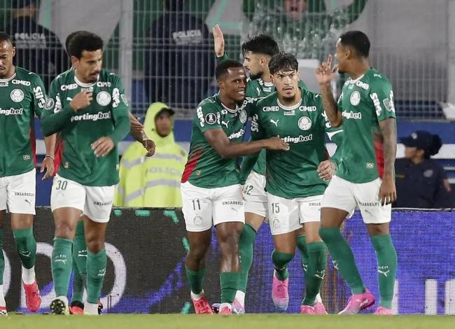 Palmeiras vence Cerro Porteño fora e vai às quartas da Libertadores