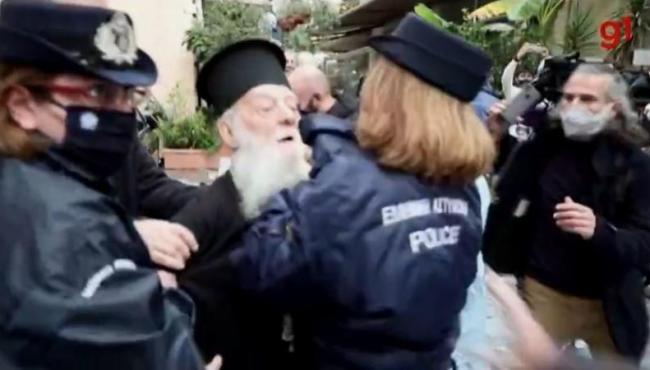 ‘Papa, você é um herege’, grita padre ortodoxo durante passagem de Francisco em Atenas