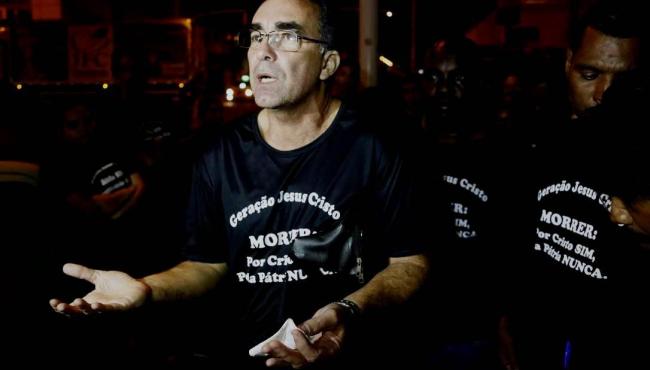 Pastor faz ataques racistas e homofóbicos, no Rio: “Igreja não levanta placa para negro e veado”