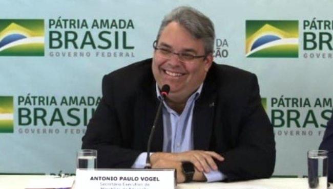 Paulo Vogel é o ministro interino da Educação