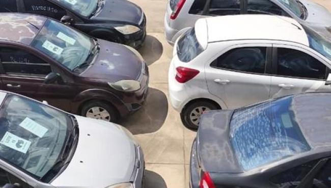 PCES arrecada R$ 1,8 milhão em leilão de 71 viaturas