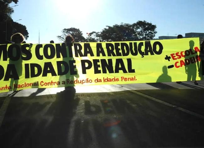 Pediatras se manifestam contrários à redução da maioridade penal