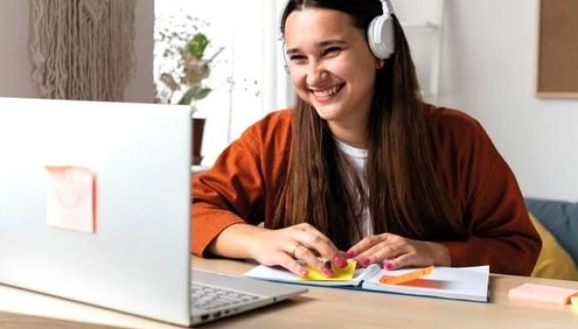 Pequenos negócios avançam no uso de inteligência artificial, mas ainda enfrentam desafio para transformar tecnologia em inovação