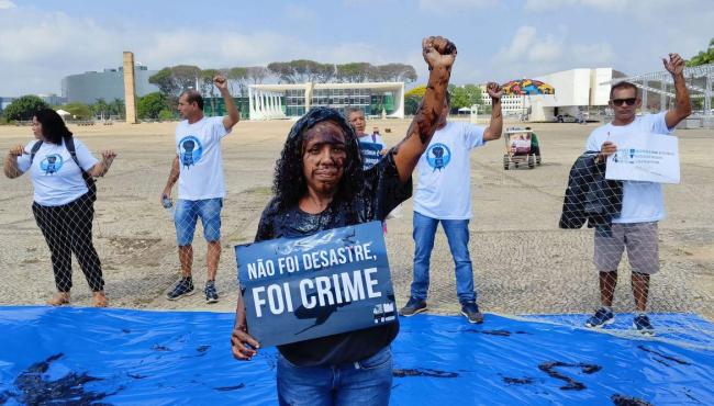 Pescadores pedem reparação por vazamento de óleo no Nordeste há 4 anos