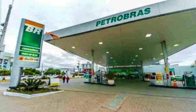 Petrobras anuncia reajuste de 12% para a gasolina; alta vale a partir do dia 21