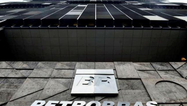 Petrobras anuncia reajuste de 5% para a gasolina nas refinarias