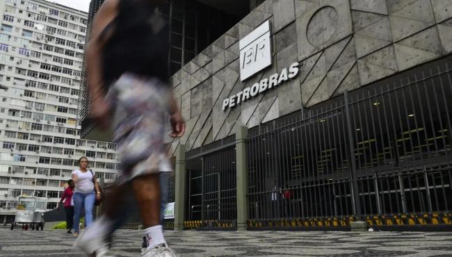 Petrobras diz entregar todo o combustível produzido nas refinarias