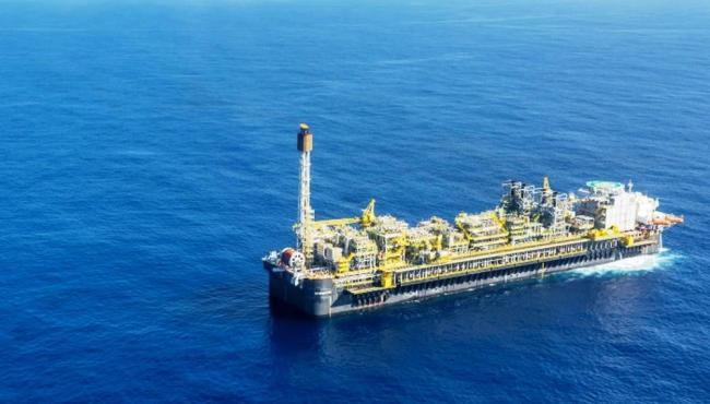 Petrobras identifica a presença de hidrocarbonetos em poço na Bacia de Santos