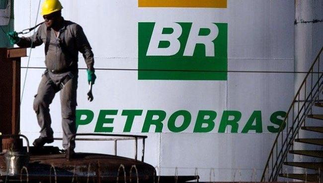 Petrobras reduz preço da gasolina em 15% a partir desta quarta; diesel não cai