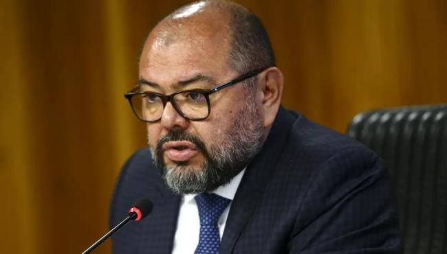 PF aponta ex-ministro de Bolsonaro como pilar institucional de desvios